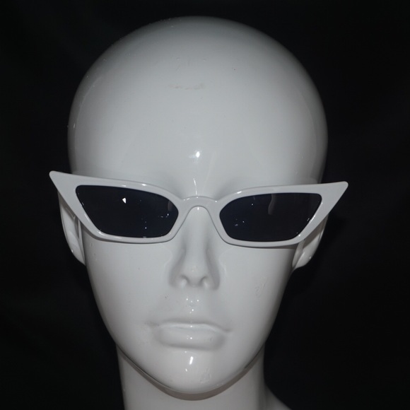 Black Small cat eye sunglasses 🕶  All eyewear 3 for $30 - Picture 2 of 2